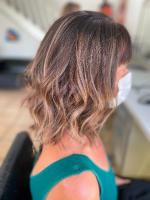 coupe femme cheveux mi-long